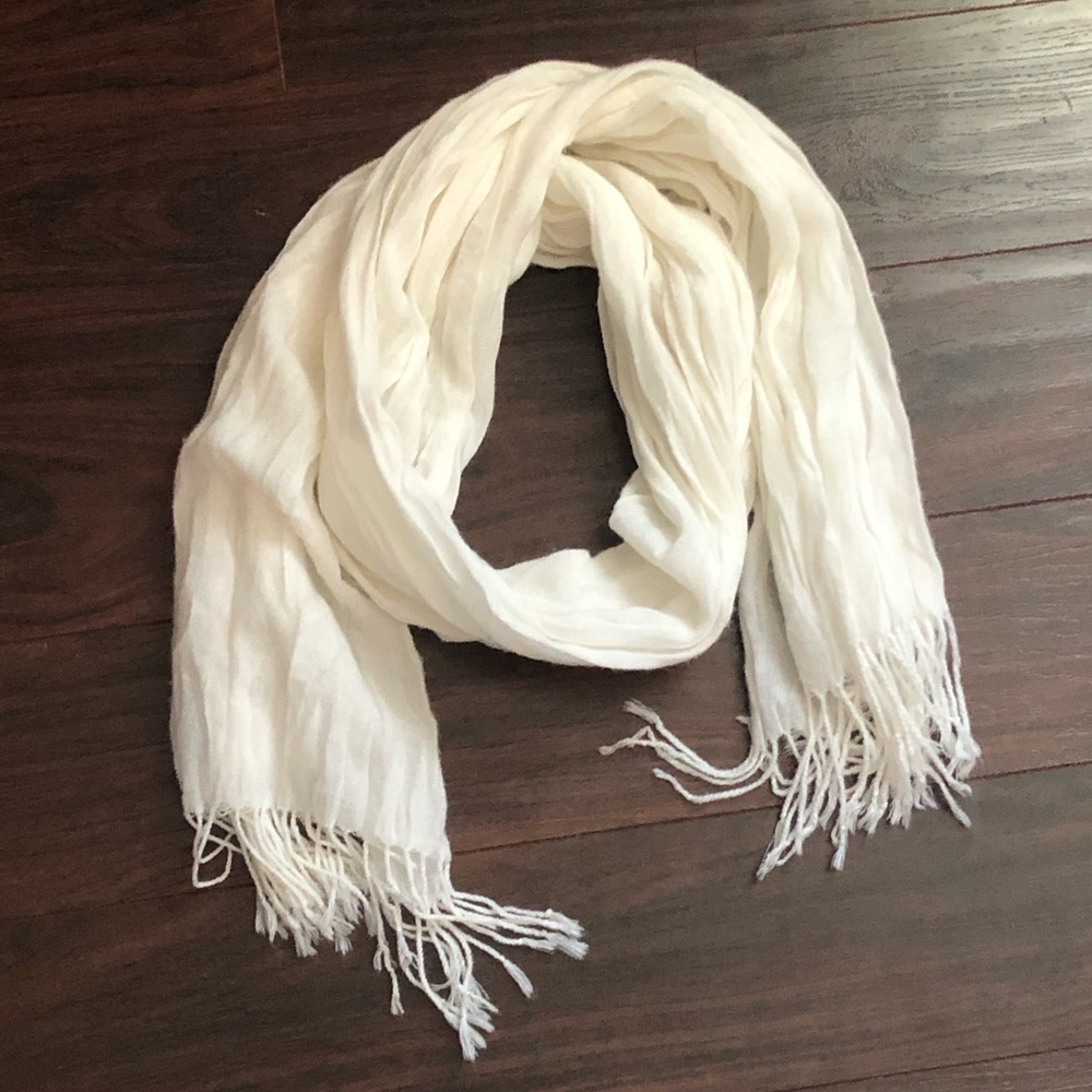 Cream scarf with fringe